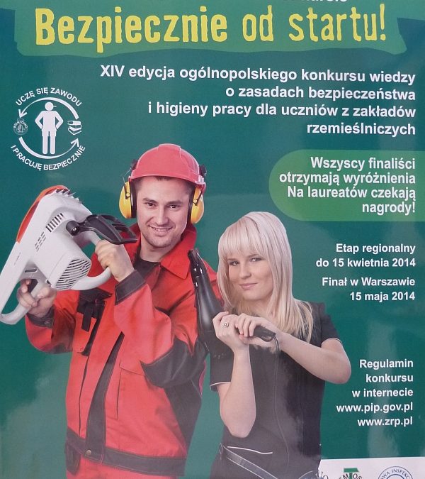Uczennice klasy drugiej Dominika Rówińska i Anna Tarsa oraz uczennica… – ilustracja 1