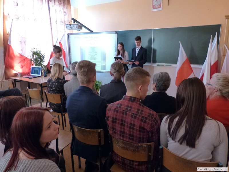 Lekcja patriotyzmu przygotowana przez klasę II a