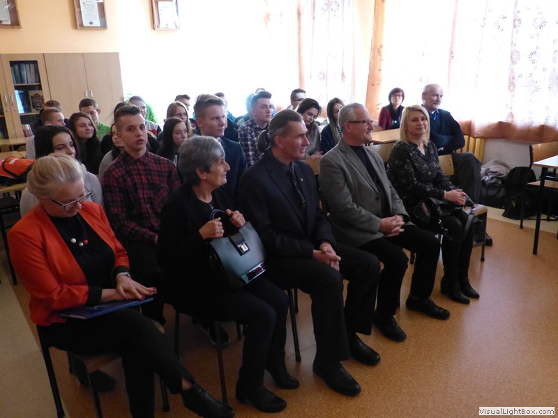 Lekcja patriotyzmu przygotowana przez klasę II a