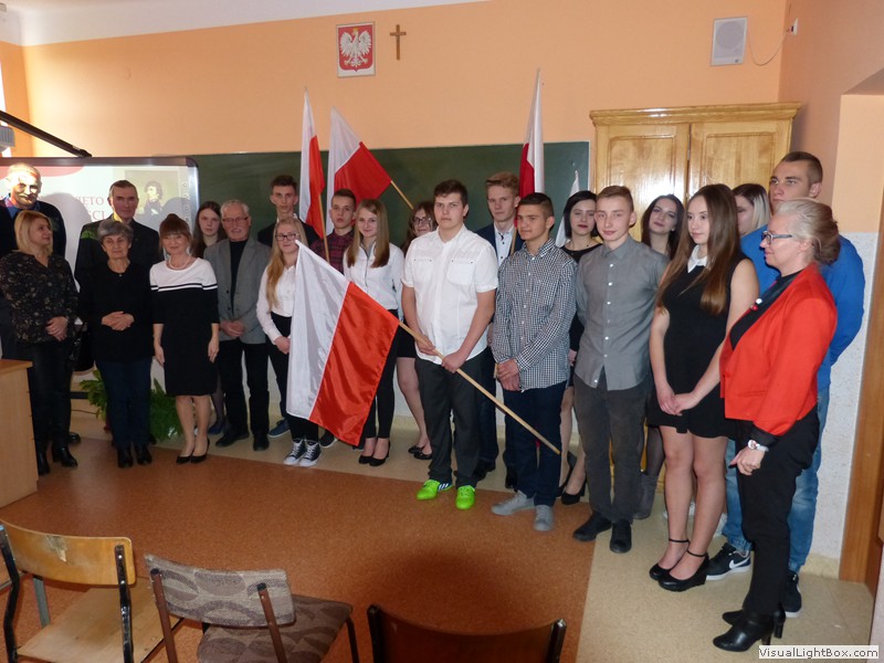 Lekcja patriotyzmu przygotowana przez klasę II a