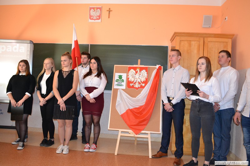 Uczniowie klasy II przygotowali pod kierunkiem pani profesor Renaty…