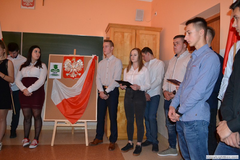 Uczniowie klasy II przygotowali pod kierunkiem pani profesor Renaty…