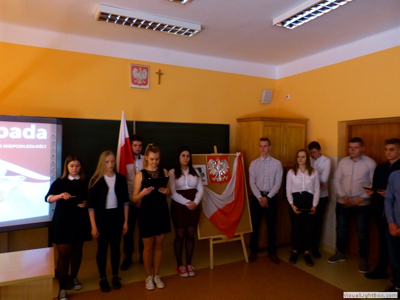 Uczniowie klasy II przygotowali pod kierunkiem pani profesor Renaty…