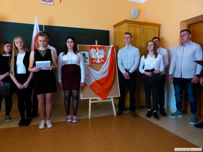Uczniowie klasy II przygotowali pod kierunkiem pani profesor Renaty…