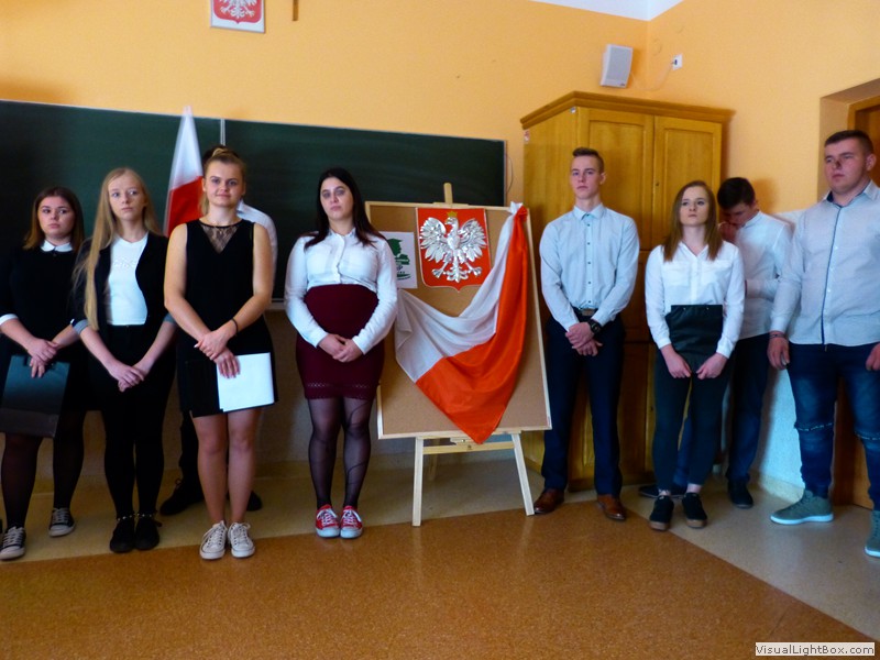 Uczniowie klasy II przygotowali pod kierunkiem pani profesor Renaty…