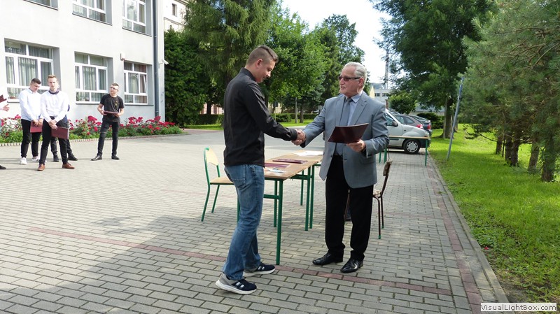26 czerwca zakończono rok szkolny 2019/2020. W tym roku zakończenie…