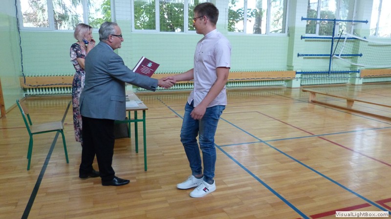 26 czerwca zakończono rok szkolny 2019/2020. W tym roku zakończenie…