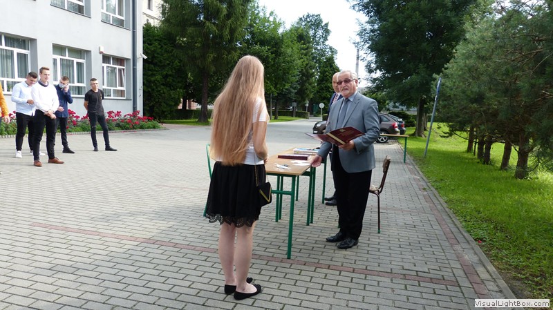 26 czerwca zakończono rok szkolny 2019/2020. W tym roku zakończenie…