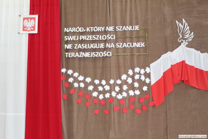 Akcja "Szkoła do Hymnu" i 104. rocznica odzyskania Niepodległości