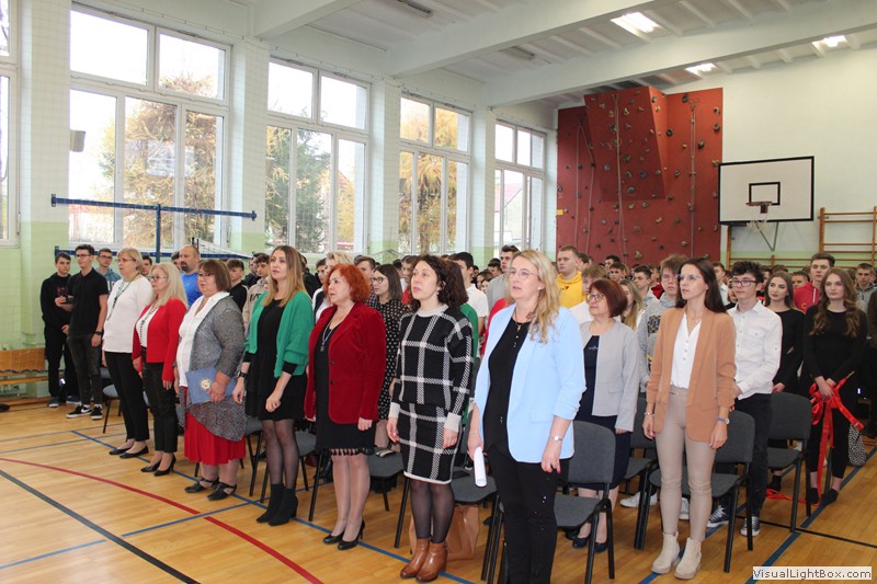 Akcja "Szkoła do Hymnu" i 104. rocznica odzyskania Niepodległości