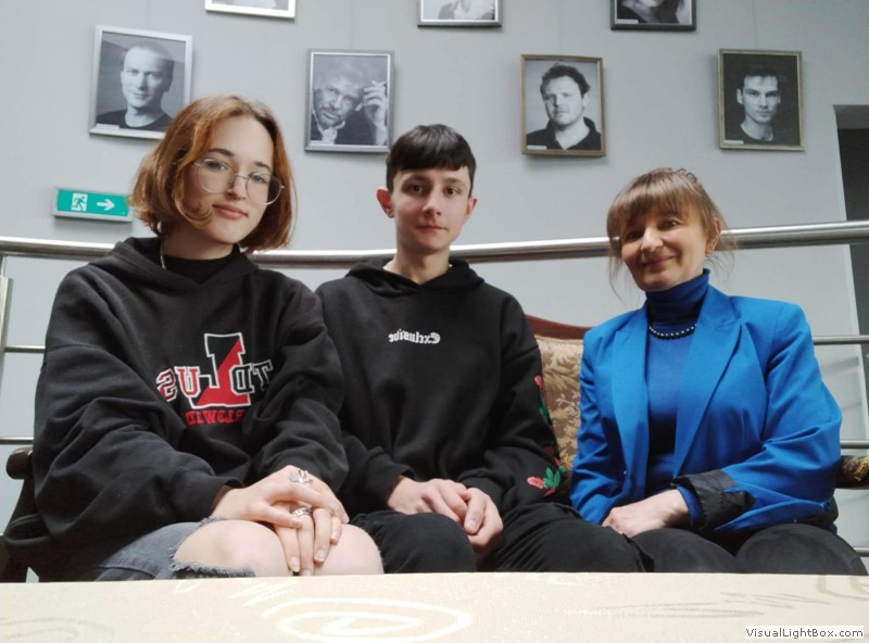 Wyjazd reprezentantów szkoły do teatru – zdjęcie 001