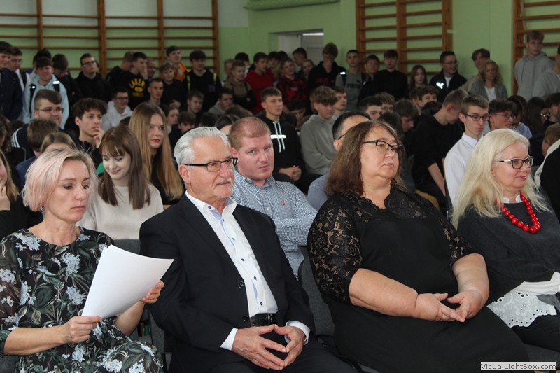 Akcja "Szkoła do Hymnu" i 105. rocznica odzyskania Niepodległości