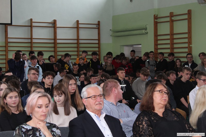 Akcja "Szkoła do Hymnu" i 105. rocznica odzyskania Niepodległości