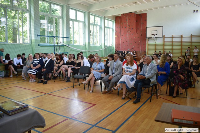 Uroczyste zakończenie roku szkolnego 2023/2024 i pożegnanie absolwentów – zdjęcie 001