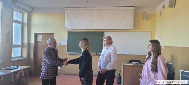 Stypendium za pierwsze półrocze roku szkolnego 2024/2025 wręczone