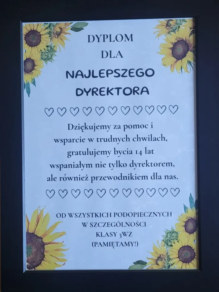 Wyjątkowe zakończenie roku szkolnego. Dyrektor odchodzi na zasłużoną emeryturę.