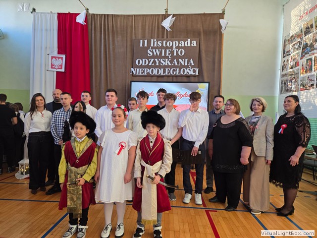 SZKOŁA DO HYMNU