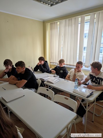 Pracownik techniczny z uprawnieniami SEP G1 do 1kV